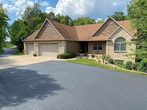5520 Whispering Timbers, Grand Rapids, MI 49512