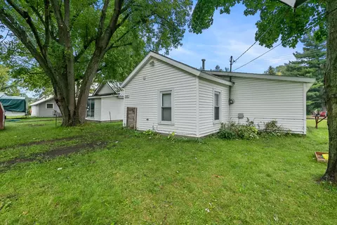 317 S 3rd Ave, Big Rapids, MI 49307 photo 3