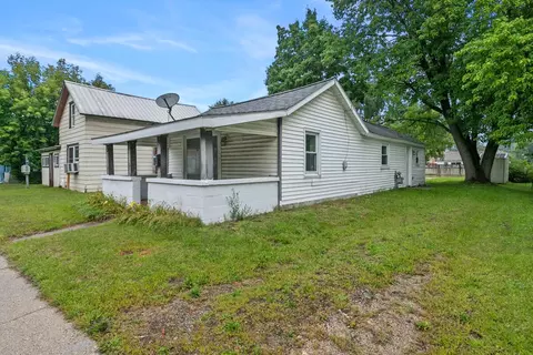 317 S 3rd Ave, Big Rapids, MI 49307 photo 4