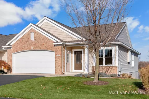 6073 Elmwood Lake Dr, Hudsonville, MI 49426