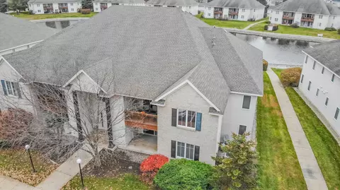 3122 W Crystal Waters Dr #4, Holland, MI 49424