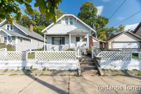 1742 College Ave SE, Grand Rapids, MI 49507