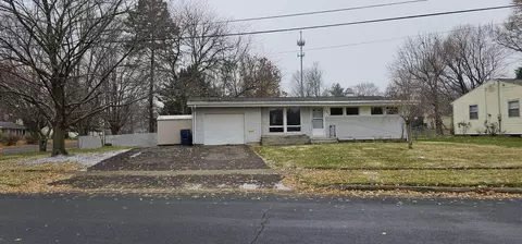 1223 Bretton Dr, Kalamazoo, MI 49006