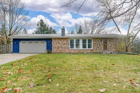 720 Delaware Ct, Lawton, MI 49065