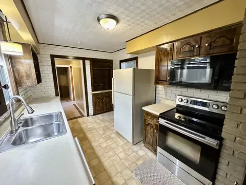 318 E Hoffman St, Three Rivers, MI 49093 photo 14