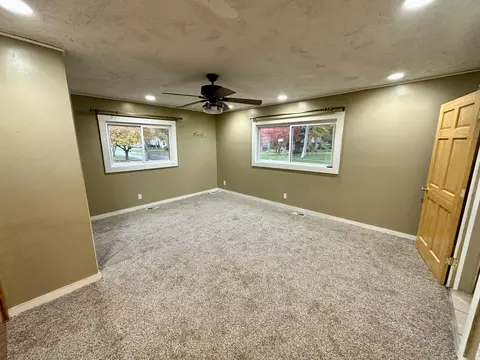 318 E Hoffman St, Three Rivers, MI 49093 photo 6
