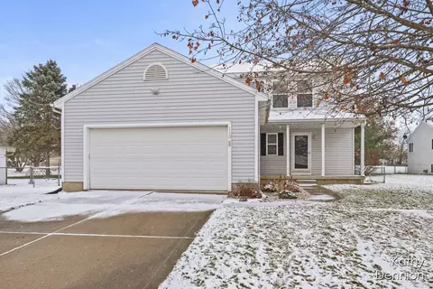 113 Country Lake Dr, Potterville, MI 48876