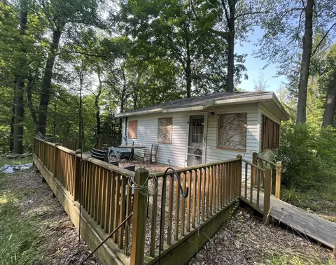 6006 Lincoln St, Coloma, MI 49038