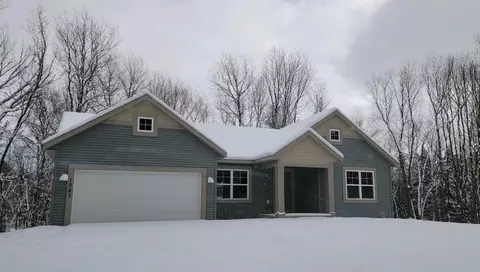 1087 15th St, Otsego, MI 49078