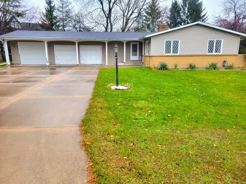 3693 Lake Dr SE, Grand Rapids, MI 49546