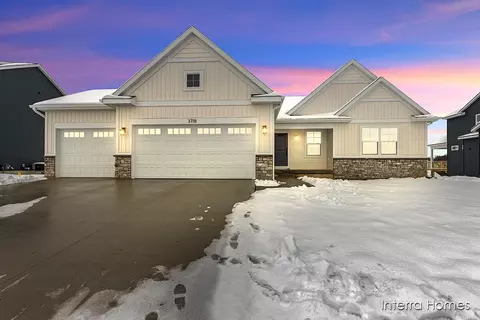 3718 Waterton Dr, Grandville, MI 49418
