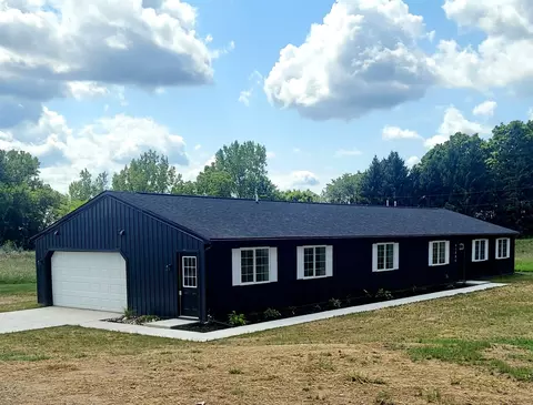 41895 Waukeenah Dr, Paw Paw, MI 49079