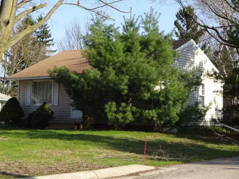 847 Foster Ct NE, Grand Rapids, MI 49505