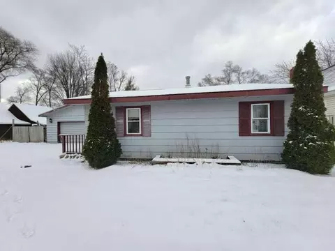 2928 Fairfield St, Norton Shores, MI 49441