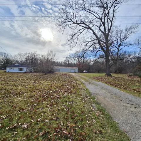564 129th Ave, Shelbyville, MI 49344