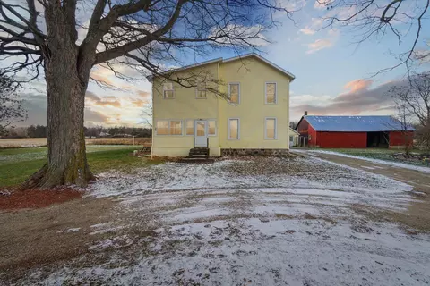 8884 S Townhall Rd, Sheridan, MI 48884
