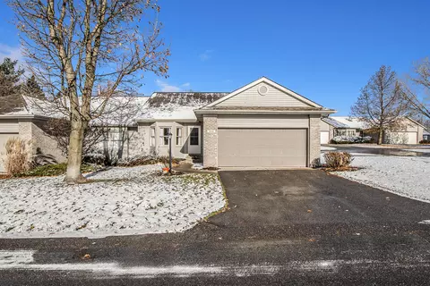 2646 Falcon Woods Dr NW, Grand Rapids, MI 49534