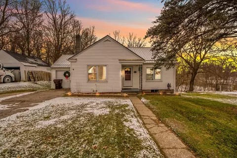 469 E Lincoln Ave, Ionia, MI 48846