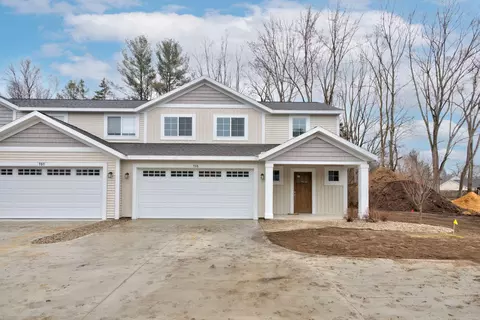 735 Butternut Dr, Holland, MI 49424