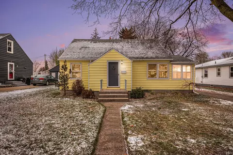 2434 Glenbrook Ave SW, Wyoming, MI 49519