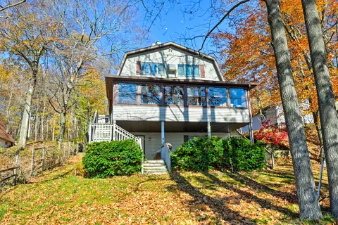 10101 Berrys Ln, Marcellus, MI 49067