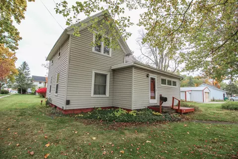 321 W Cushman St, Three Rivers, MI 49093