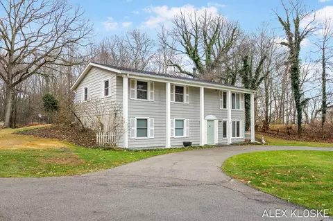 4649 44th St, Holland, MI 49423