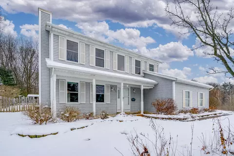 5650 Whitmore Dr, Kalamazoo, MI 49004