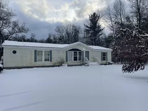 1495 Lakewood Rd, Whitehall, MI 49461