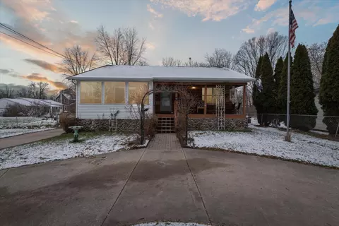 317 N Elm St NW, Sparta, MI 49345