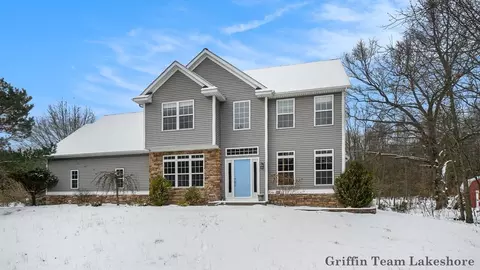 16657 Adler Dr, West Olive, MI 49460