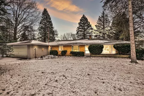 1309 Monroe Blvd, South Haven, MI 49090
