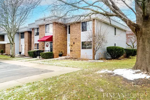 2458 W Collier Ave SE, Grand Rapids, MI 49546