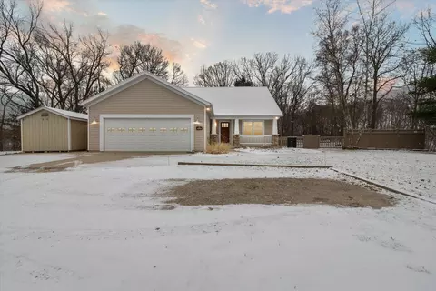 7677 18 Mile Rd, Cedar Springs, MI 49319