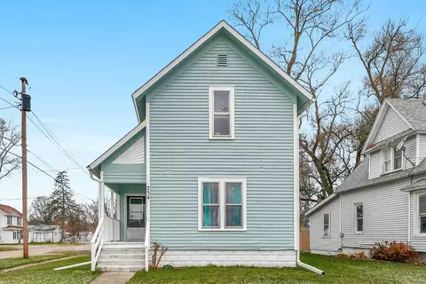 234 Park St, Watervliet, MI 49098