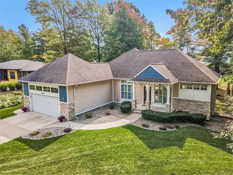 16918 Lincoln St, Grand Haven, MI 49417