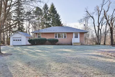18751 Burtless Rd, Manchester, MI 48158