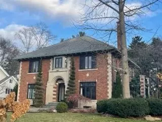 612 Cambridge Blvd SE, Grand Rapids, MI 49506