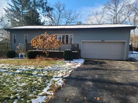 663 Fairway View Dr, Coldwater, MI 49036