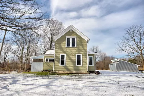 580 N County Line Rd, Watervliet, MI 49098