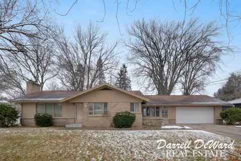 1815 Andrew St SE, Kentwood, MI 49508