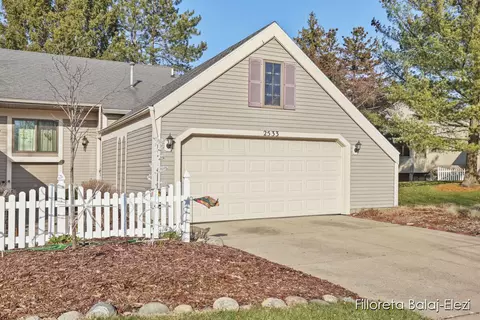 2533 Bridgeport Ln SE, Kentwood, MI 49508