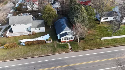208 N Lakeshore Dr, Ludington, MI 49431