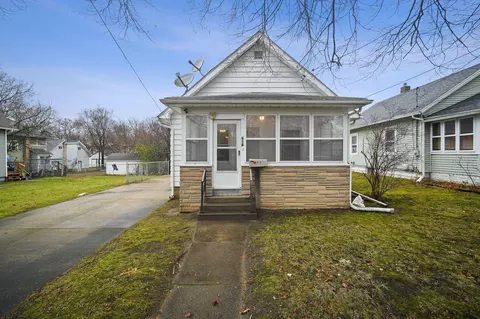616 Adams St, Jackson, MI 49202