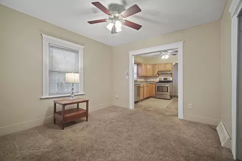 616 Adams St, Jackson, MI 49202 photo 4