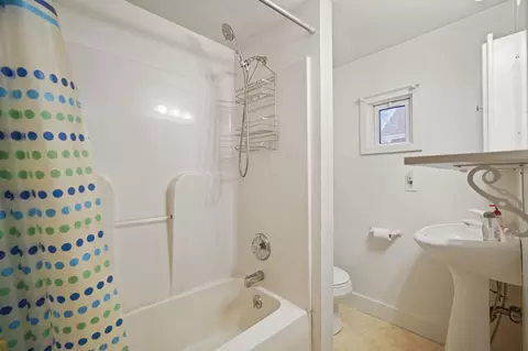 616 Adams St, Jackson, MI 49202 photo 6