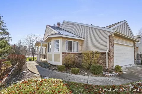 7565 Navajo Valley Dr SW, Byron Center, MI 49315