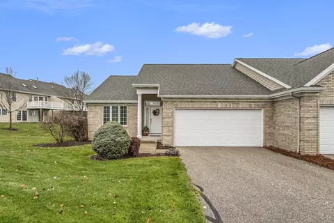 6741 Gracepoint Dr SE, Caledonia, MI 49316