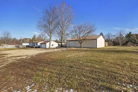 1119 Holly Dr, Stanton, MI 48888 photo 3