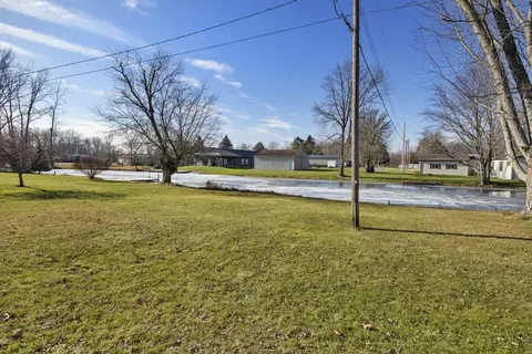 1119 Holly Dr, Stanton, MI 48888 photo 8